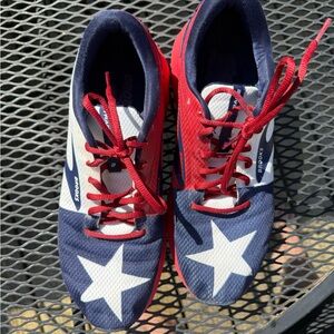 Brooks mens Navy and Red Star Sneakers